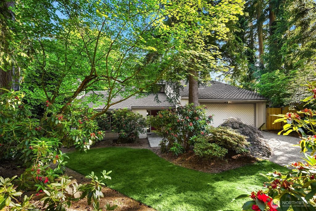 Photo of 2922 147th Place SE, Mill Creek, WA 98012 (MLS # 2533108)