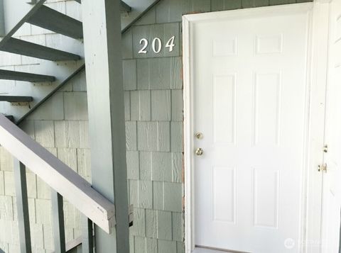 Photo of 3430 I Street NE #K204, Auburn, WA 98002 (MLS # 2469155)