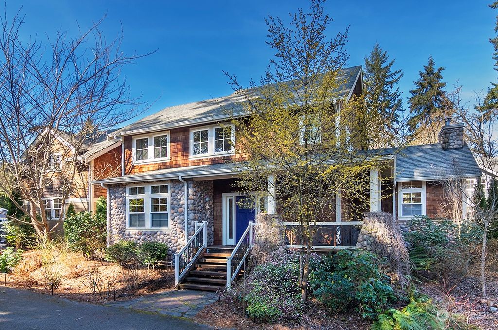 Photo of 18082 25th Avenue NE, Lake Forest Park, WA 98155 (MLS # 2204365)