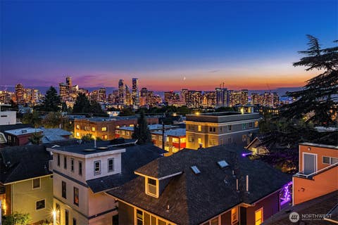 Photo of 633 13th Avenue E, Seattle, WA 98102 (MLS # 2570792)