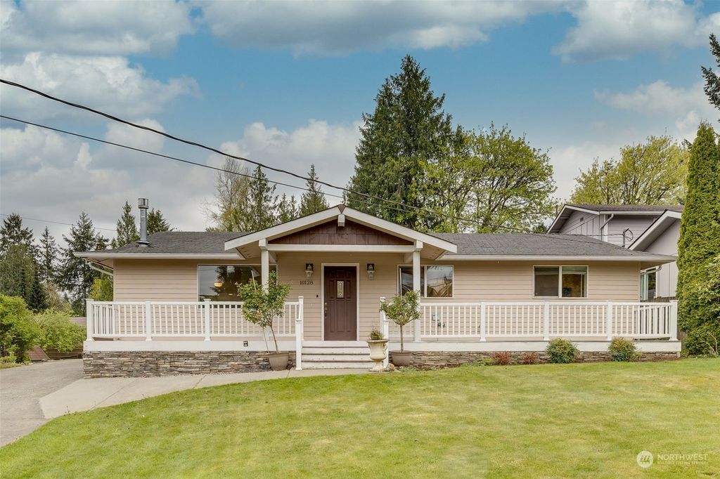 Photo of 10128 32ND Street SE, Lake Stevens, WA 98258 (MLS # 2226955)