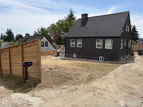 Photo of 4123 W D Street ST, Bremerton, WA 98312 (MLS # 2559069)