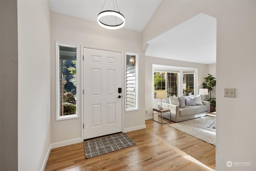 Photo of 16036 SE 47th Court, Bellevue, WA 98006 (MLS # 2300606)