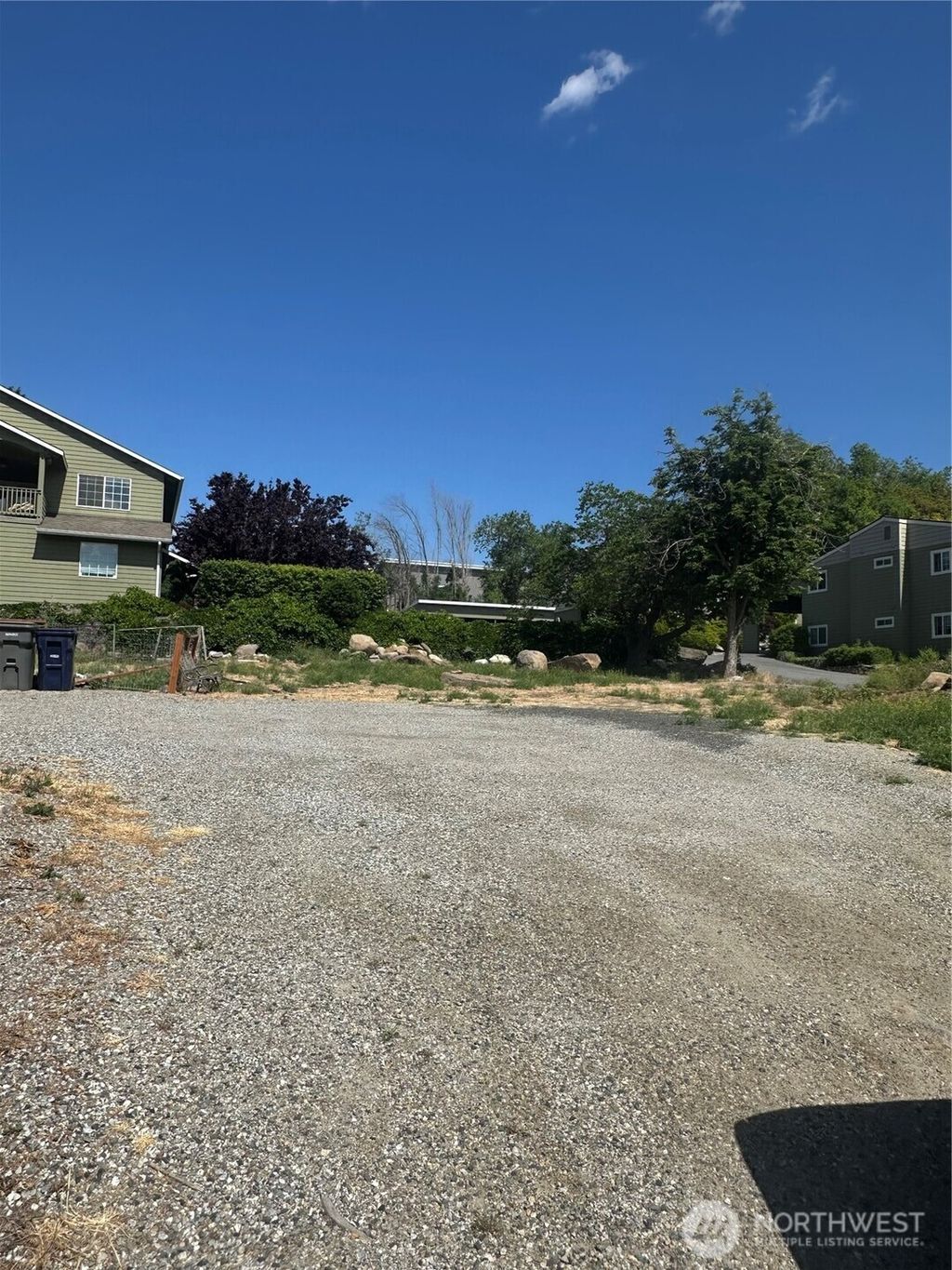 Photo of 1007 N Baker Ave AVE, East Wenatchee, WA 98802 (MLS # 2522838)