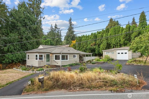Photo of 5901 Oceanview Boulevard NE, Bremerton, WA 98311 (MLS # 2587549)