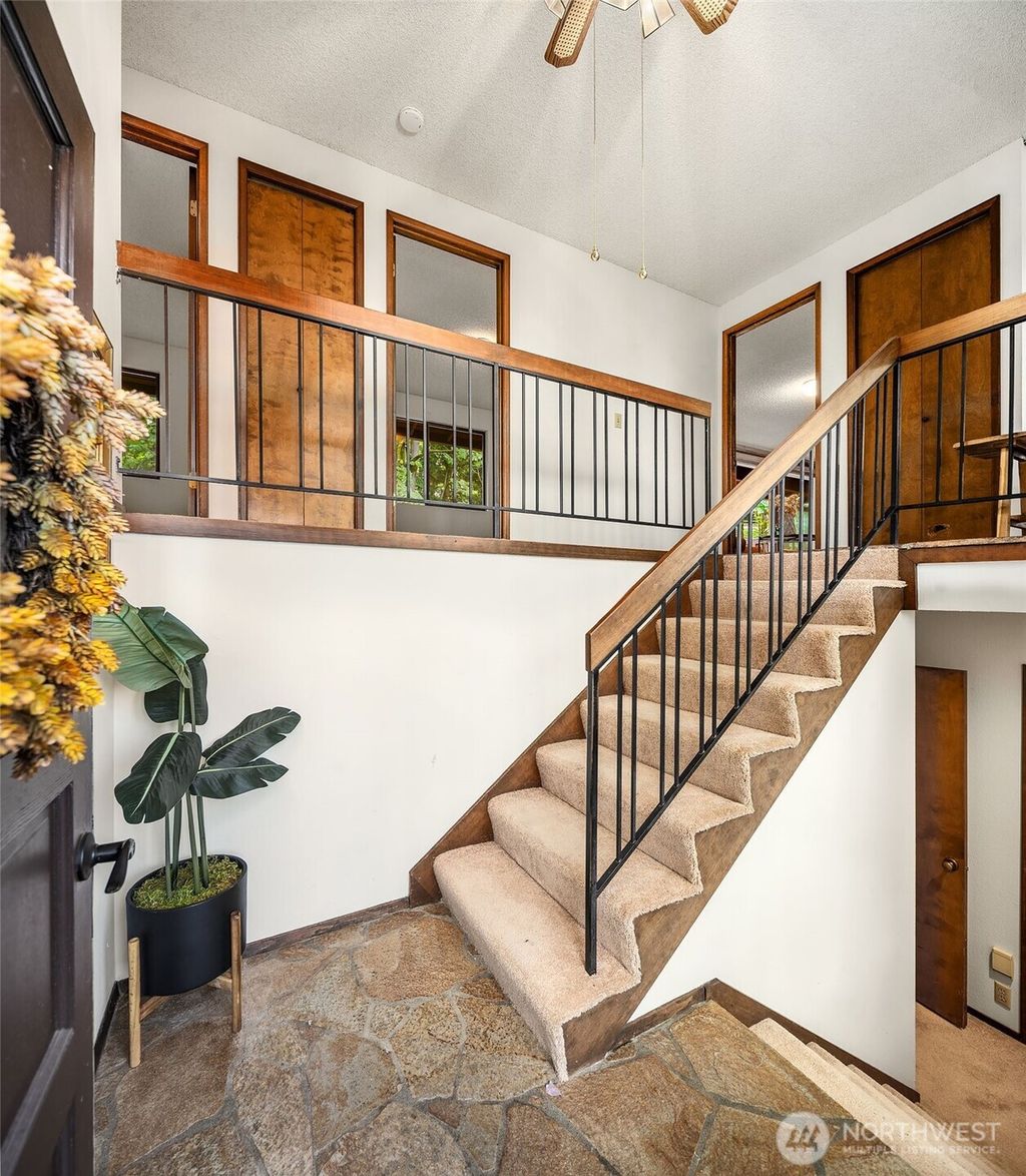 Photo of 4740 Lakehurst Lane SE, Bellevue, WA 98006 (MLS # 2423707)