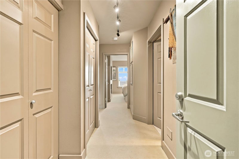 123 Queen Anne Avenue N 408