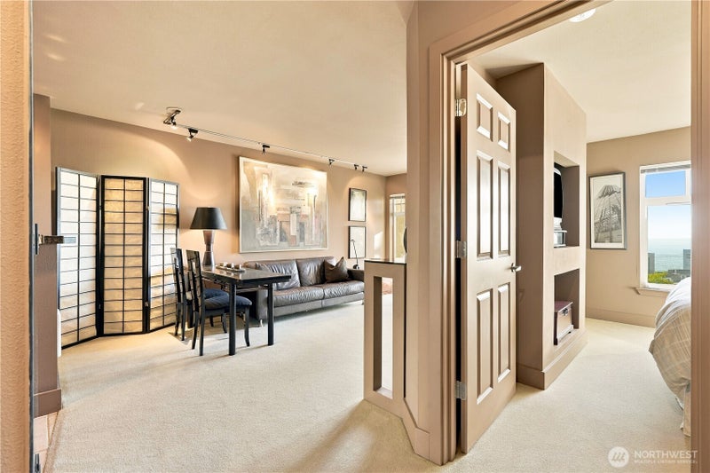 123 Queen Anne Avenue N 408