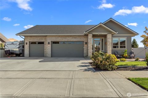 Photo of 3525 Dianna Way Way, Wenatchee, WA 98801 (MLS # 2429155) Photo of 3525 Dianna Way Way, Wenatchee, WA 98801 (MLS # 2429155)