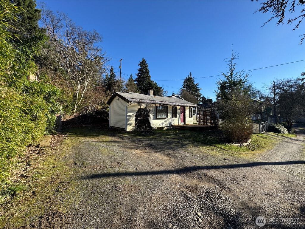 Photo of 18411 12th Avenue NE, Shoreline, WA 98155 (MLS # 2470549)