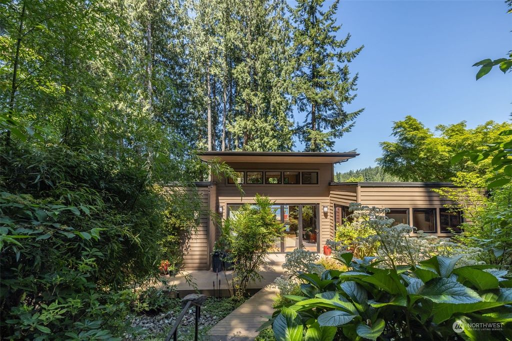 Photo of 3425 E Ames Lake Lane NE, Redmond, WA 98053 (MLS # 2127625)