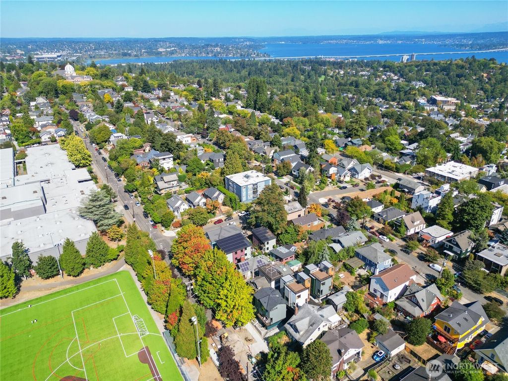 Photo of 216 21st Avenue E, Seattle, WA 98112 (MLS # 2446442)