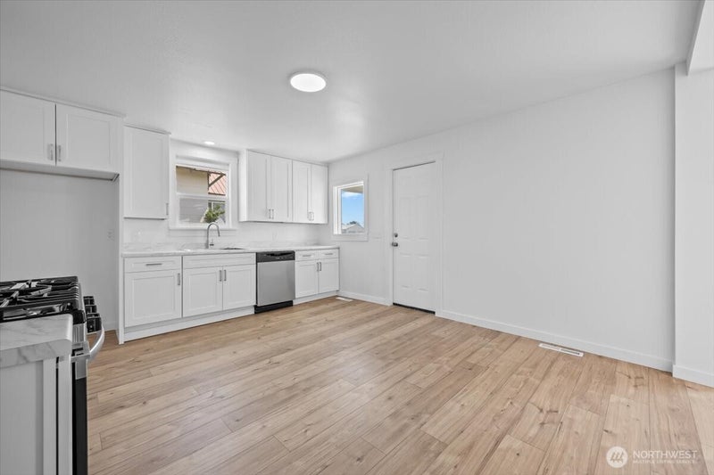 106 W Birch Avenue