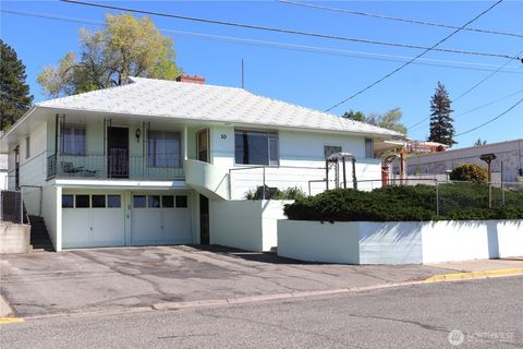 Photo of 10 W Dewberry Avenue, Omak, WA 98841 (MLS # 2515248)