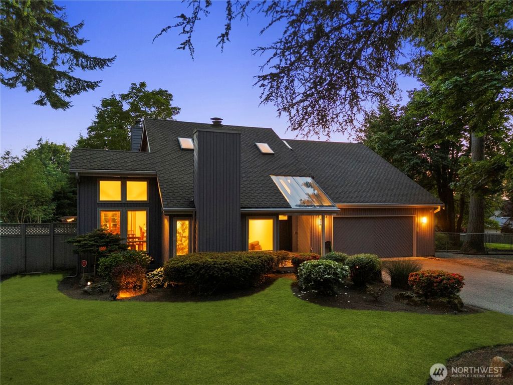 Photo of 16004 NE 6th Street, Bellevue, WA 98008 (MLS # 2387054)