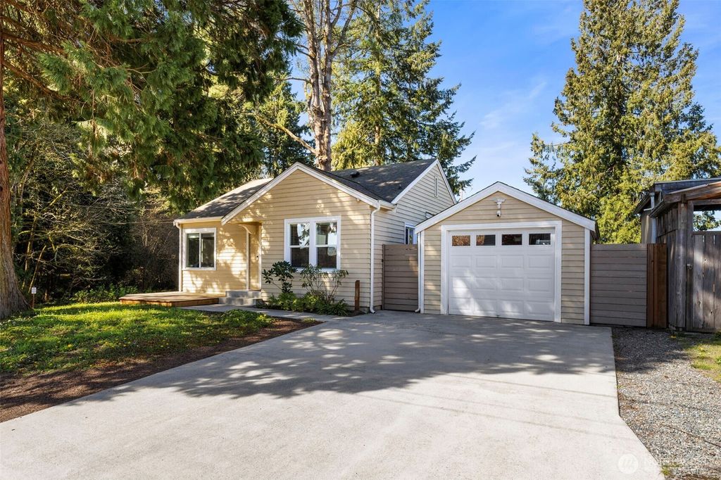 Photo of 603 N Summit Avenue, Bremerton, WA 98312 (MLS # 2502755)