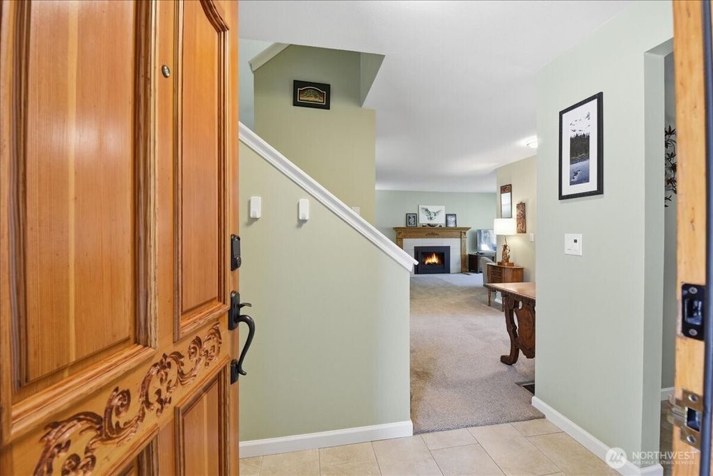 Photo of 17035 136th Place SE, Renton, WA 98058 (MLS # 2499181)