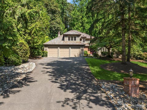 Photo of 13016 207th Avenue SE, Issaquah, WA 98027 (MLS # 2556086)