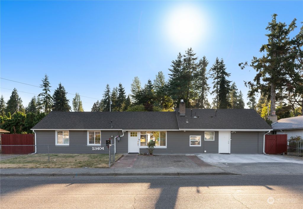 Photo of 23404 50th Avenue W, Mountlake Terrace, WA 98043 (MLS # 2147563)