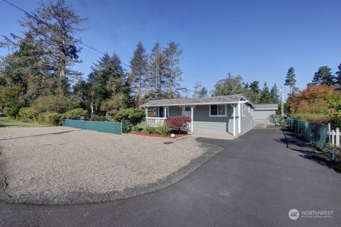 Photo of 1601 274th Place, Ocean Park, WA 98640 (MLS # 2303134)