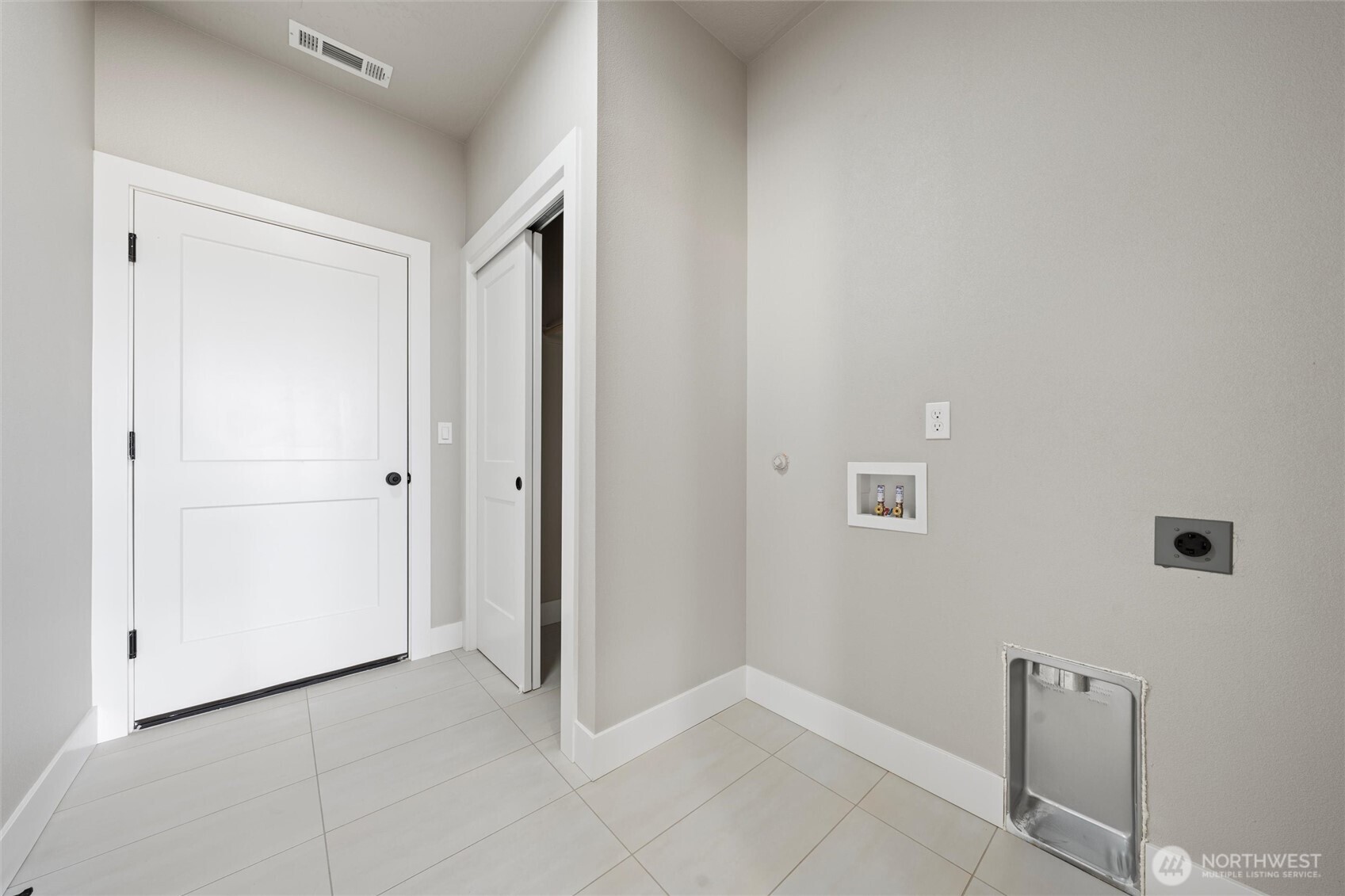 4308 W Surf Scoter Street