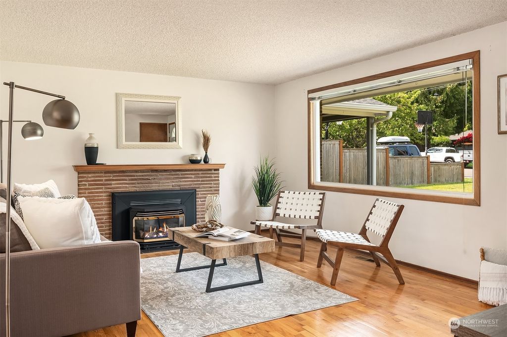 Photo of 21419 95th Place W, Edmonds, WA 98020 (MLS # 2067013)