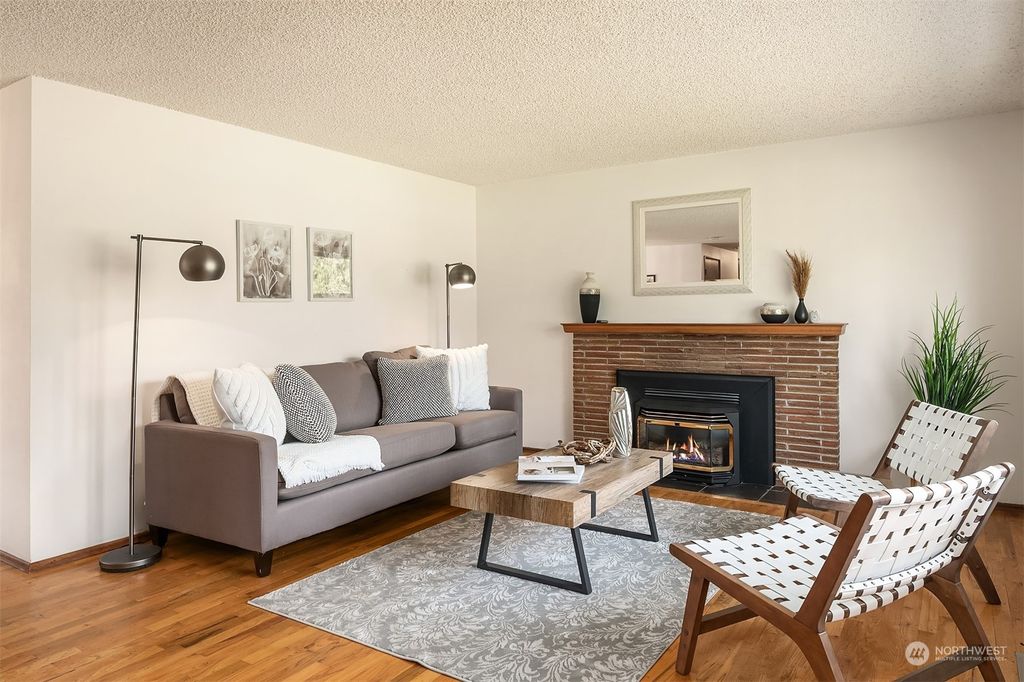 Photo of 21419 95th Place W, Edmonds, WA 98020 (MLS # 2067013)