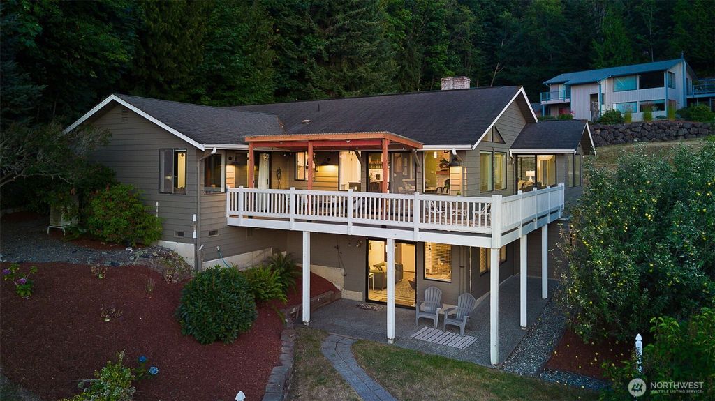 Photo of 606 Prospect Avenue, Mukilteo, WA 98275 (MLS # 2422223)