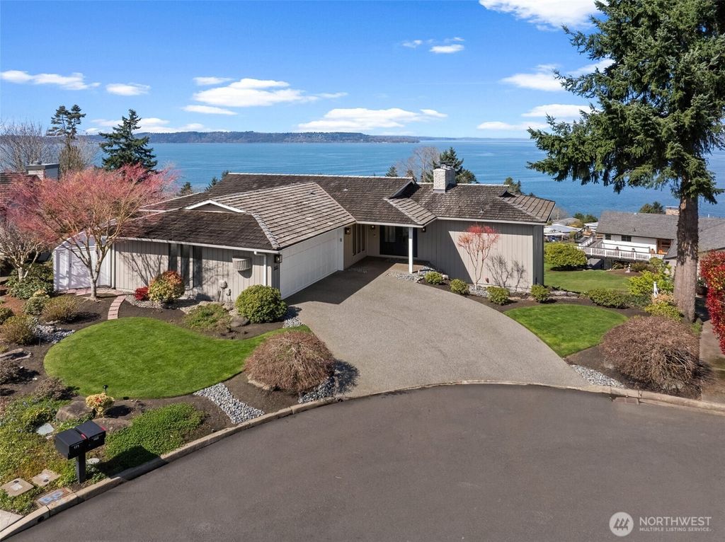 Photo of 165 S 293rd Street, Federal Way, WA 98003 (MLS # 2499034)