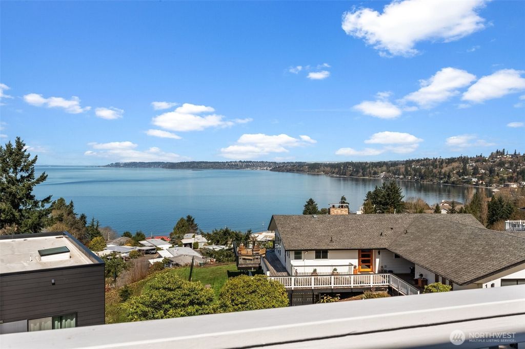 Photo of 165 S 293rd Street, Federal Way, WA 98003 (MLS # 2499034)