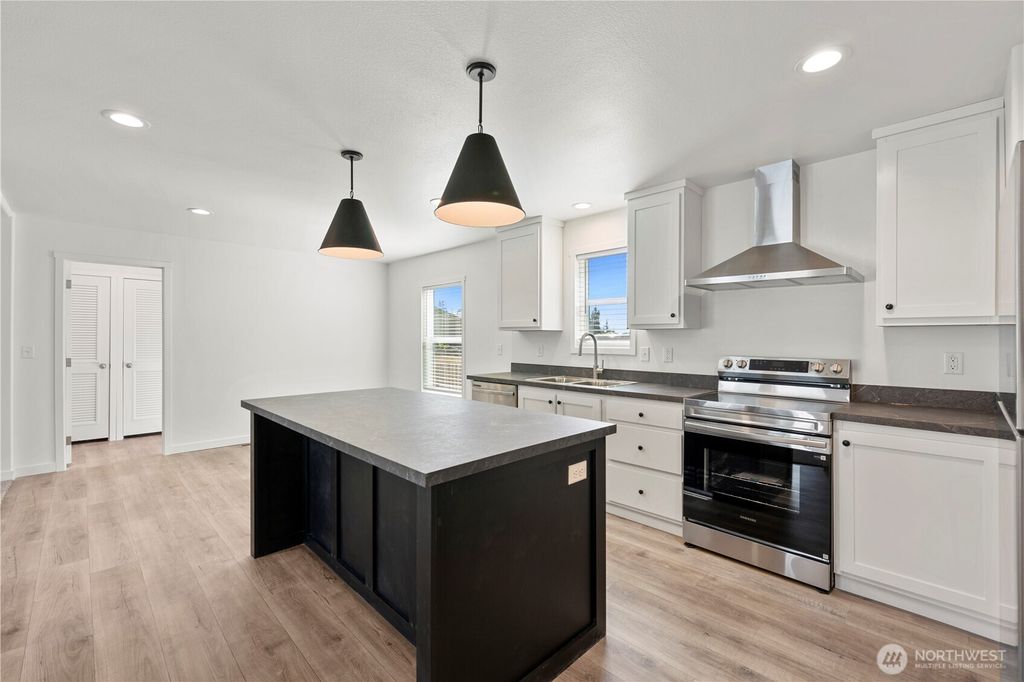 Photo of 18814 94th Drive NW, Stanwood, WA 98292 (MLS # 2499926)