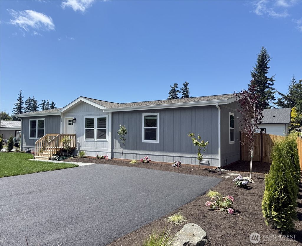 Photo of 18814 94th Drive NW, Stanwood, WA 98292 (MLS # 2499926)