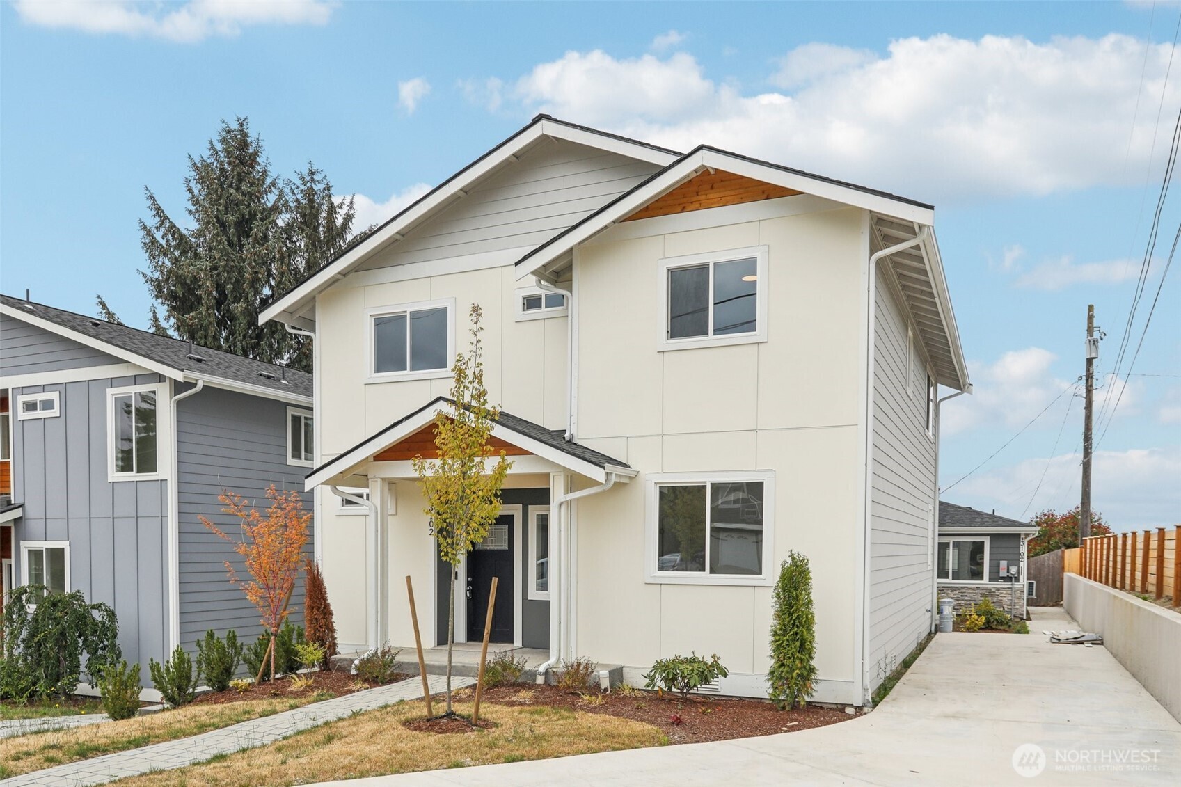 3102 44th Avenue NE