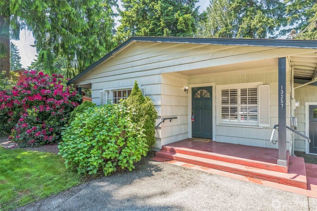 Photo of 13257 4th Avenue S, Burien, WA 98168 (MLS # 2403720)