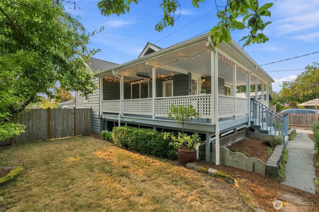 Photo of 8121 11th Avenue SW, Seattle, WA 98106 (MLS # 2559994)