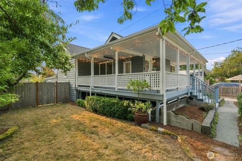 Photo of 8121 11th Avenue SW, Seattle, WA 98106 (MLS # 2559994)