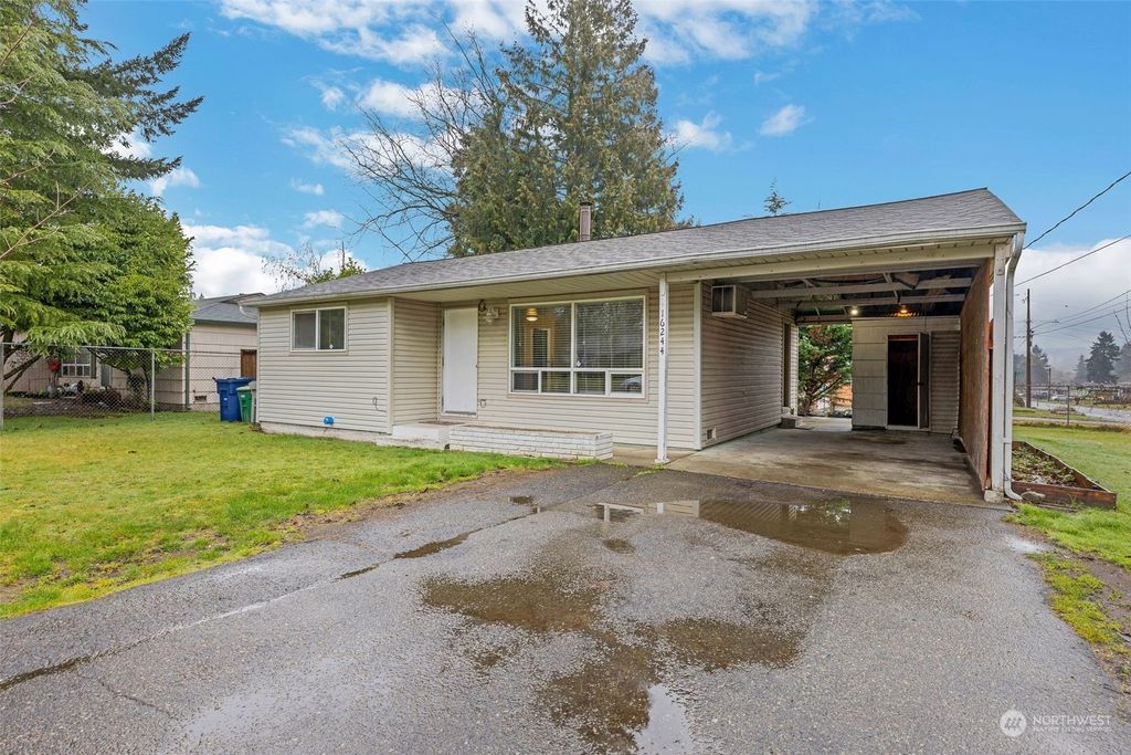 Photo of 16244 121st Avenue SE, Renton, WA 98058 (MLS # 2200069)