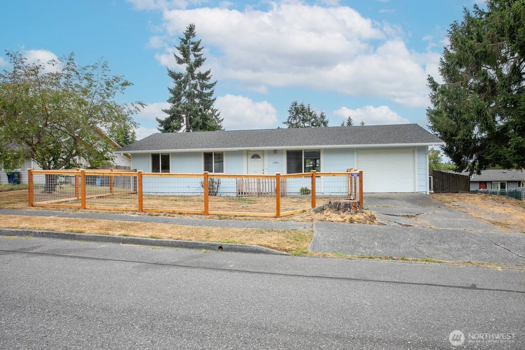 Photo of 1905 E Belair Drive, Mount Vernon, WA 98273 (MLS # 2571099)