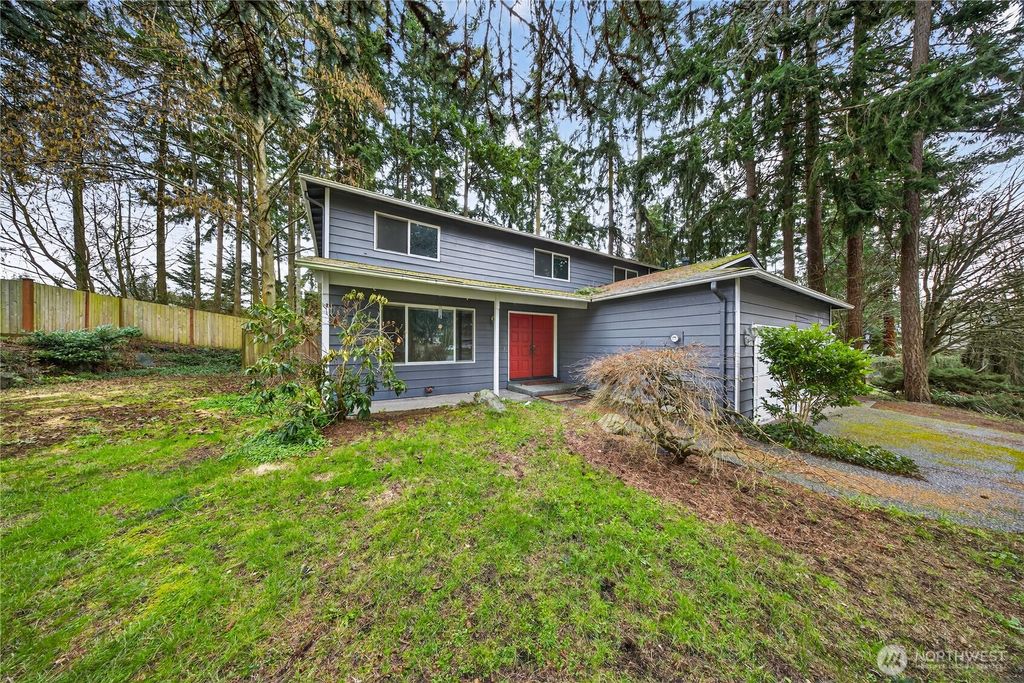 Photo of 2122 Fireside Ln, Oak Harbor, WA 98277 (MLS # 2487662)