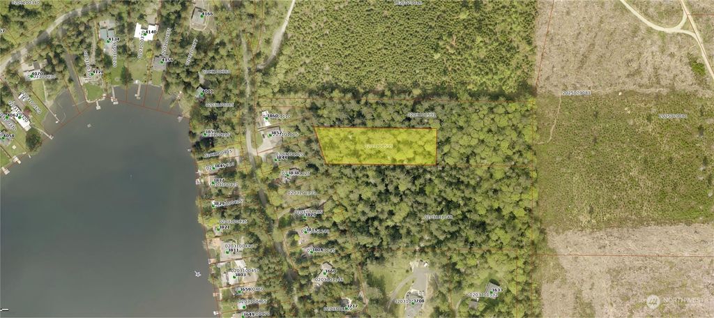 Photo of 3866 E Ames Lake Drive NE, Redmond, WA 98053 (MLS # 2022511)