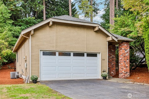 Photo of 11641 NE 95th Street, Kirkland, WA 98033 (MLS # 2583362)