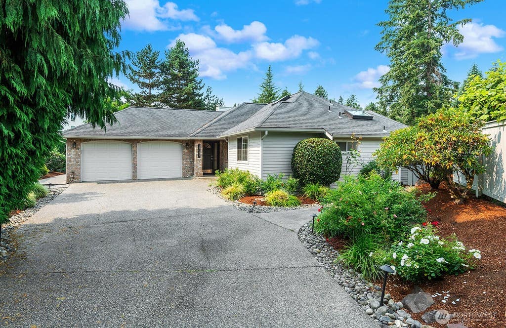 Photo of 13011 NE 70th Drive, Kirkland, WA 98033 (MLS # 2565270)