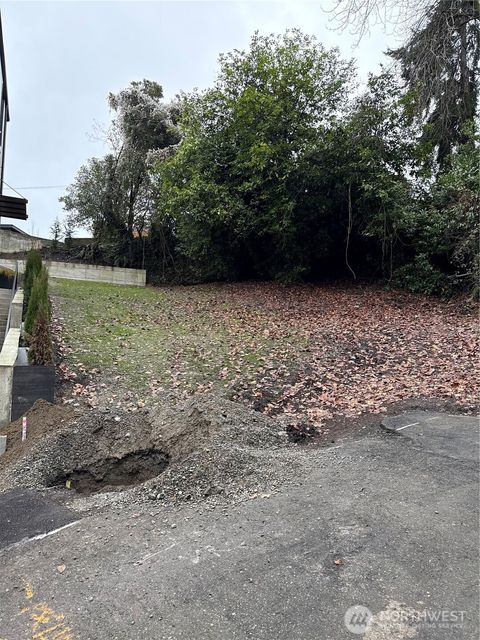 Photo of 24 xx Everett Avenue E, Seattle, WA 98102 (MLS # 2466250)