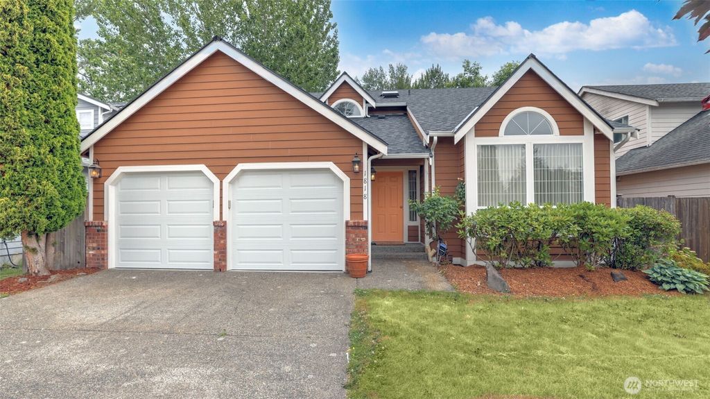 Photo of 1818 Elma Avenue NE, Renton, WA 98059 (MLS # 2399065)