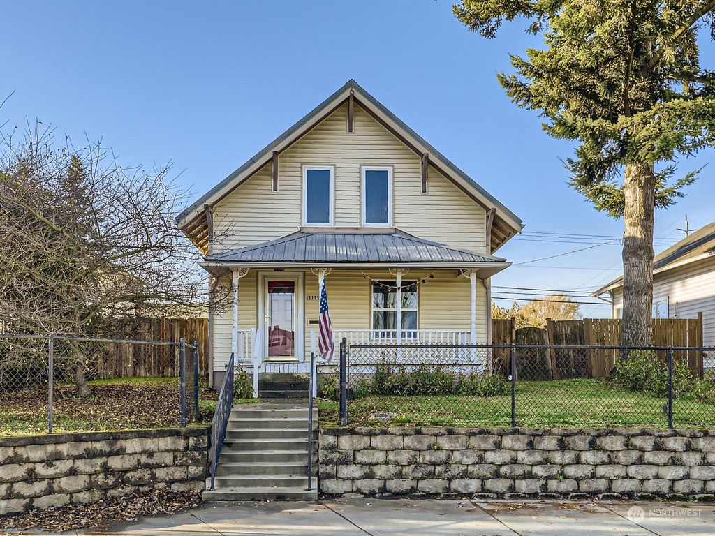 Photo of 1112 E Marine View Drive, Everett, WA 98201 (MLS # 2179688)