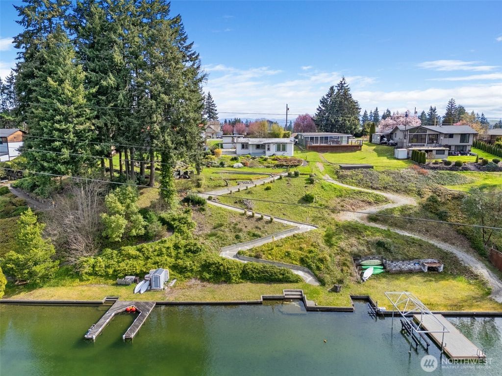 Photo of 3118 Deer Island Drive E, Lake Tapps, WA 98391 (MLS # 2502647)