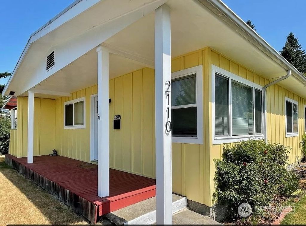 Photo of 2110 NE 8th Place, Renton, WA 98056 (MLS # 2191849)