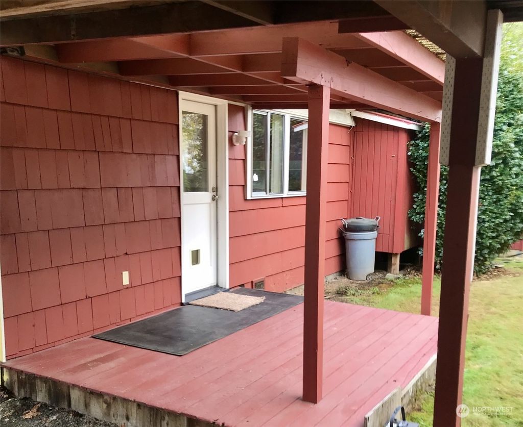 Photo of 2110 NE 8th Place, Renton, WA 98056 (MLS # 2191849)