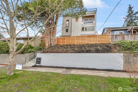 Photo of 4048 32nd Avenue W, Seattle, WA 98199 (MLS # 2457167)
