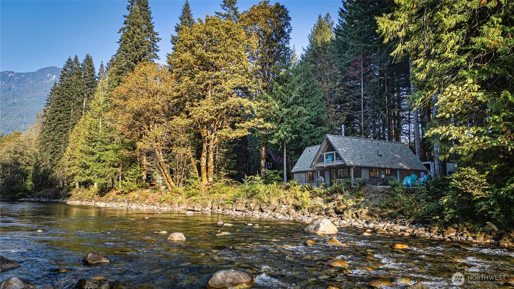 Photo of 12423 744th Avenue, Skykomish, WA 98288 (MLS # 2438507)